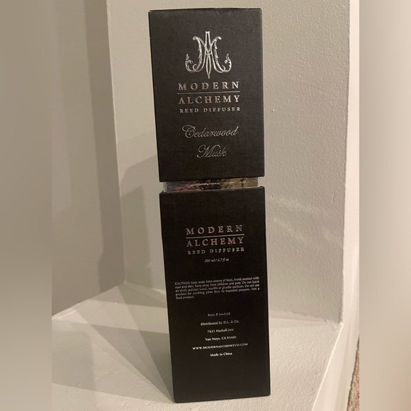 Modern Alchemy Reed Diffuser Cedarwood  Musk - Picture 2 of 3
